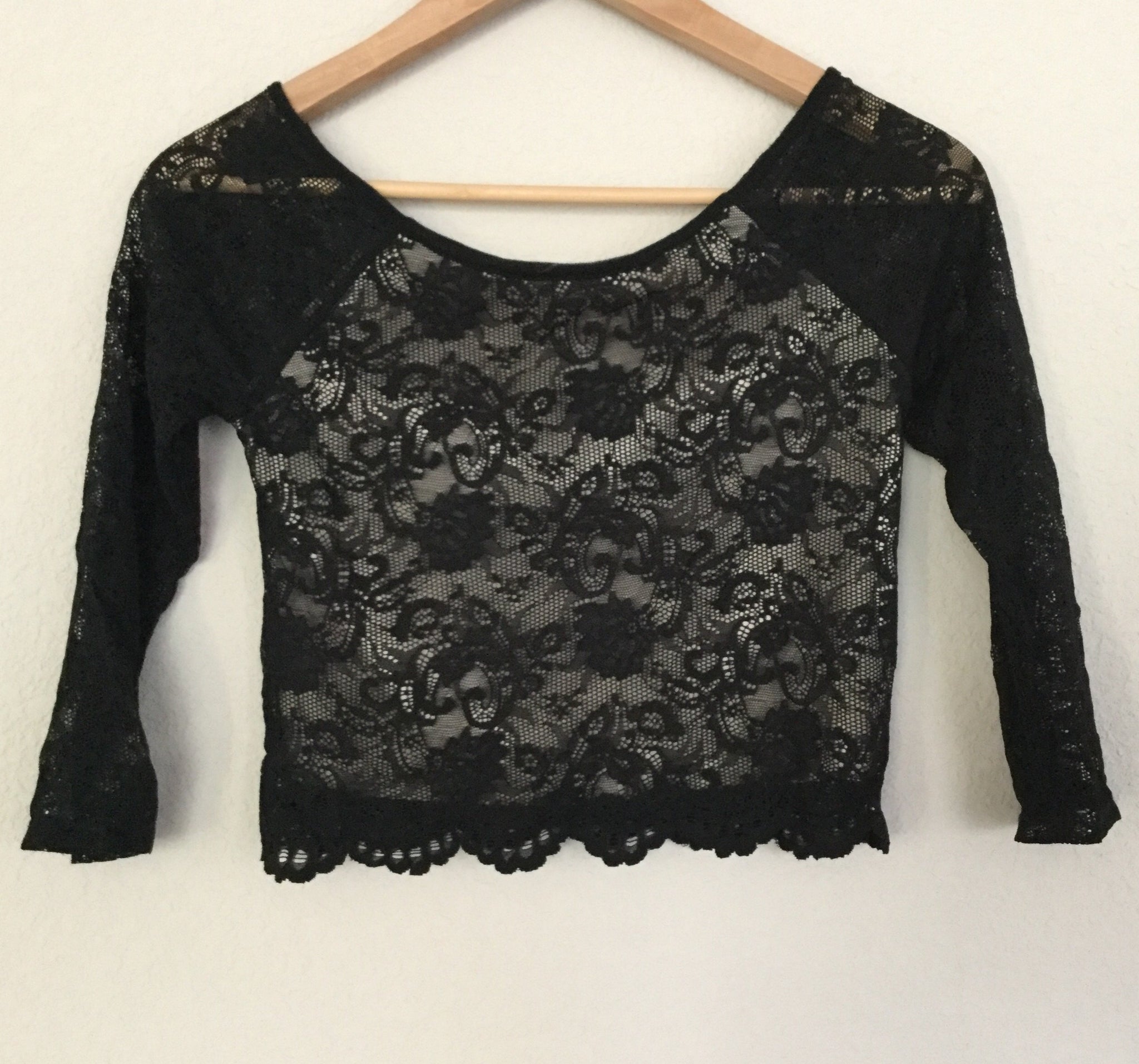 Black lace short top size S