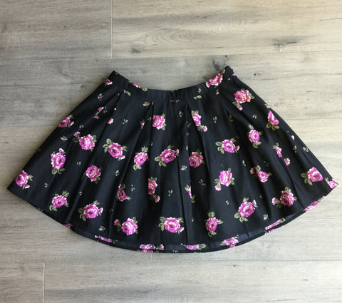 Forever 21 black floral skirt size 27 EUR, size S US